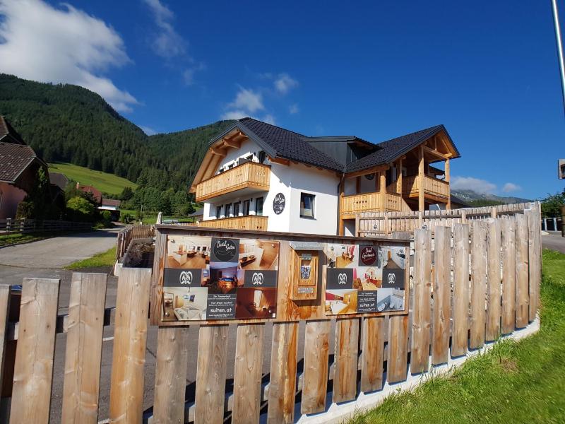 King Room with Mountain View image 2