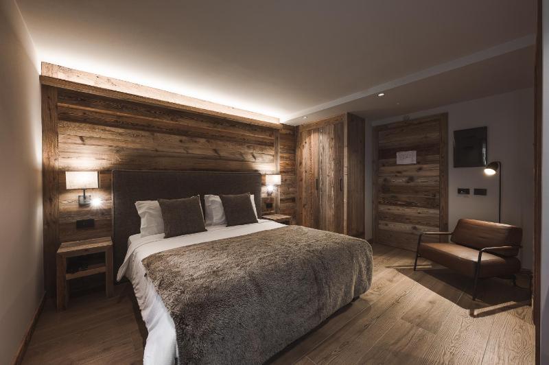 Double or Twin Room image 3