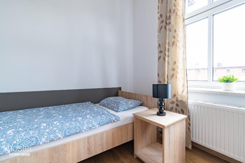 Single Room with Shared Bathroom image 1