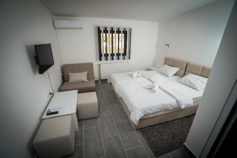Standard Double Room image 2