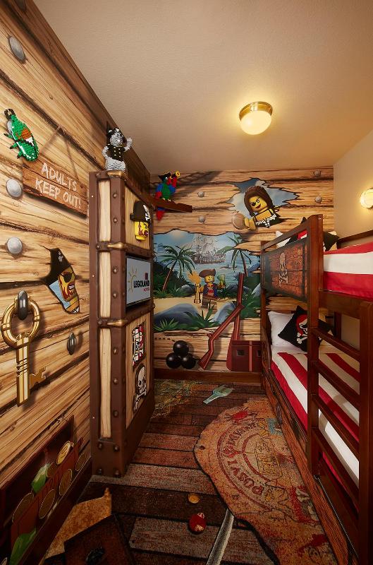 Pirate Themed Guestroom image 3