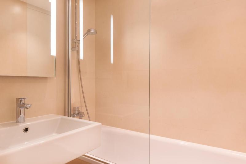 Superior Double or Twin Room image 4