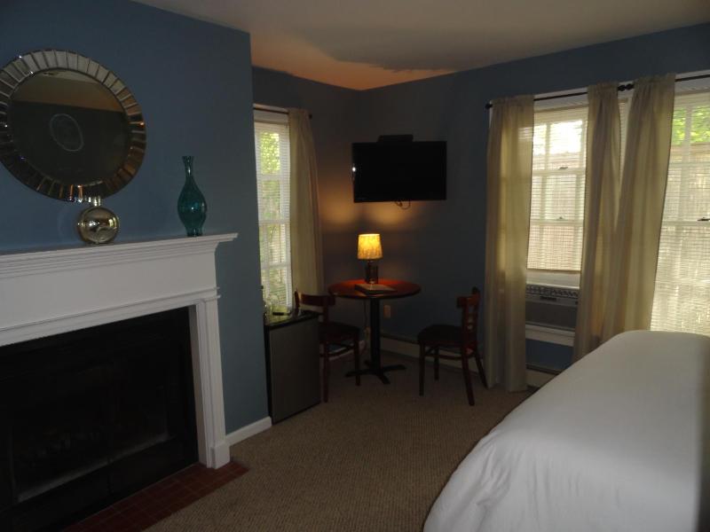 Queen Bed - Room 2  image 2