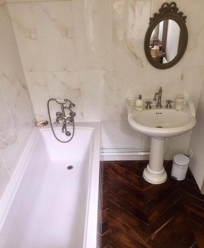 Classic Double Room image 3