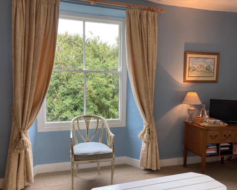 Quadruple Room image 3