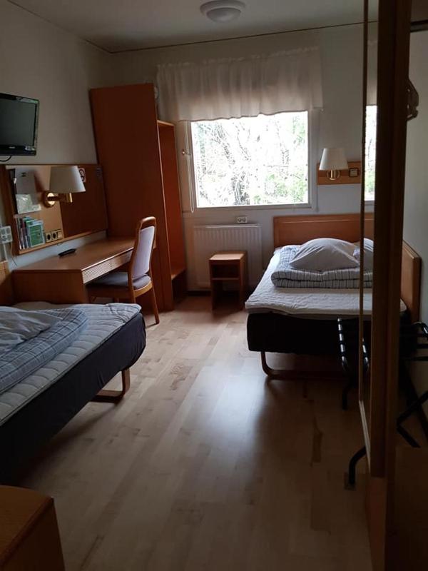 Double Room with Shared Toilet image 2