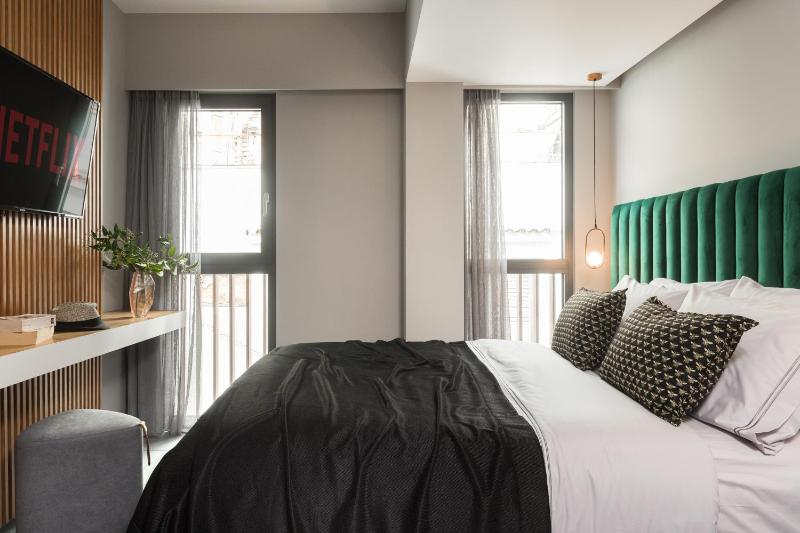 Deluxe Room image 4