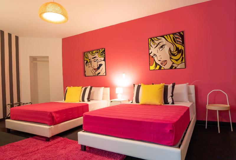 Standard Double Room image 4