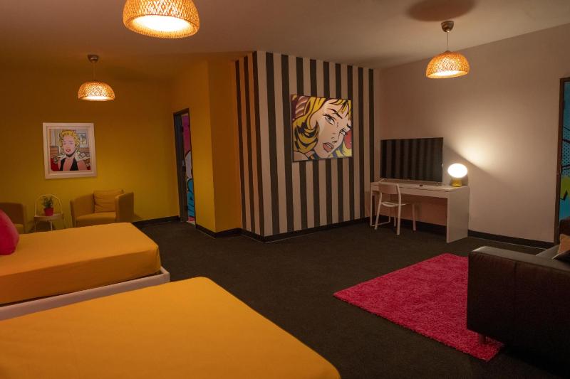 Standard Double Room image 3