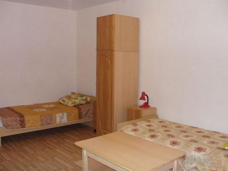 Triple Room with Shared Bathroom image 3