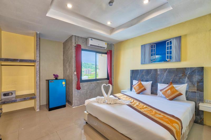 TJ Patong Hotel - Prime Location by OTOP Market & Sea - image 14