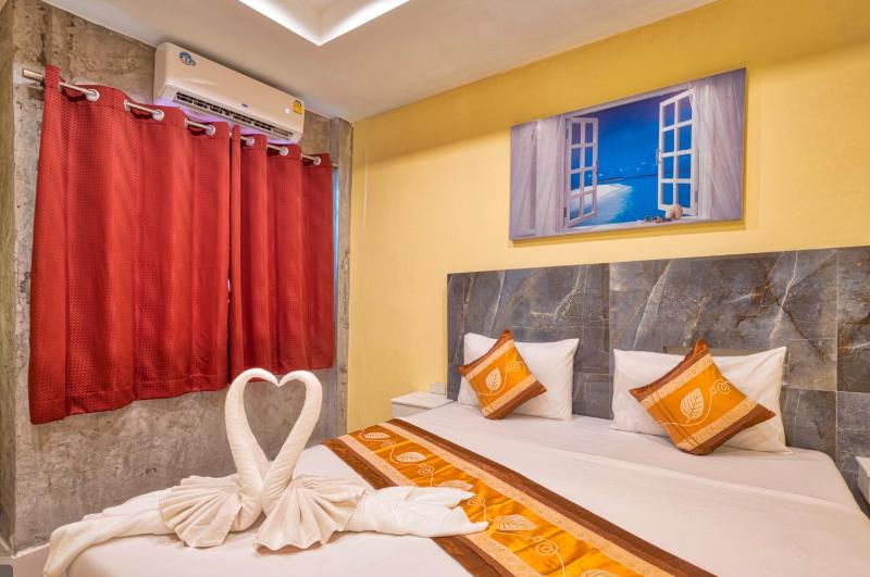 TJ Patong Hotel - Prime Location by OTOP Market & Sea - image 7