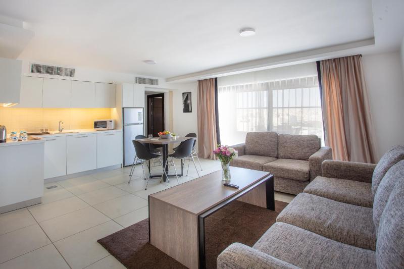 Triple A Hotel Suites - image 8