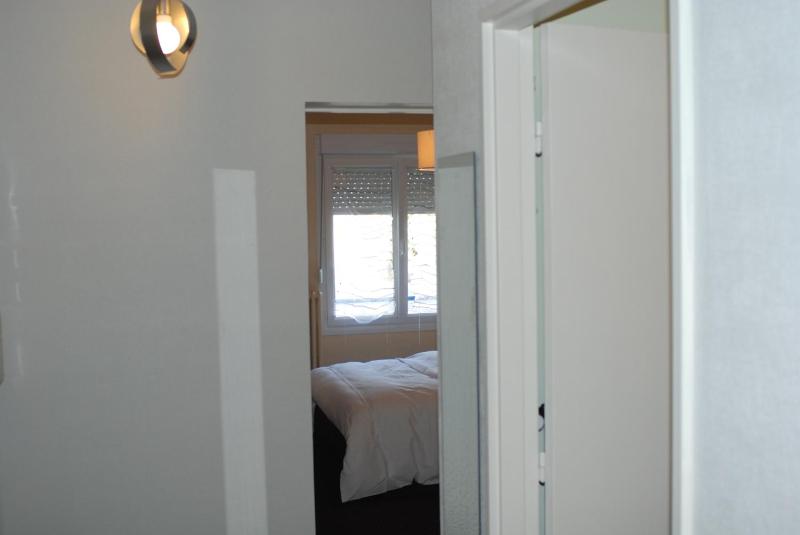 One-Bedroom Apartment image 2