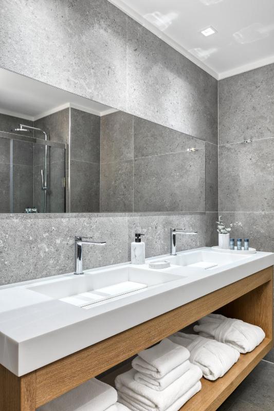 Executive Suite image 2