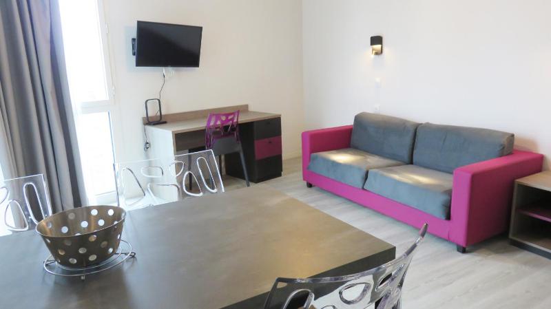 One-Bedroom Apartment image 1