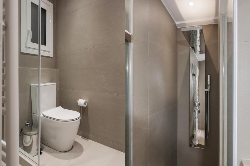 Pristine 1BR Apartment in Ampelokipoi Area by UPSTREET - image 6