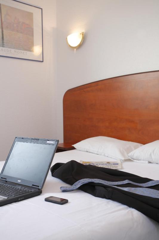 Double Room image 2