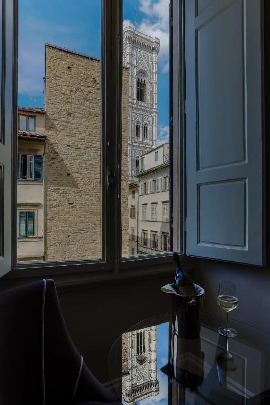 Quadruple Room image 4