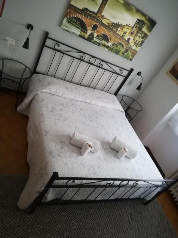 Double Room with Private External Bathroom image 3