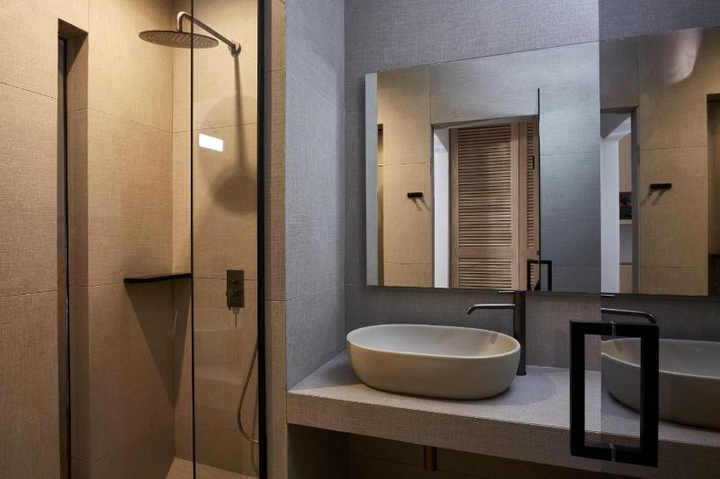 Superior Double Room - Upper Floor image 2
