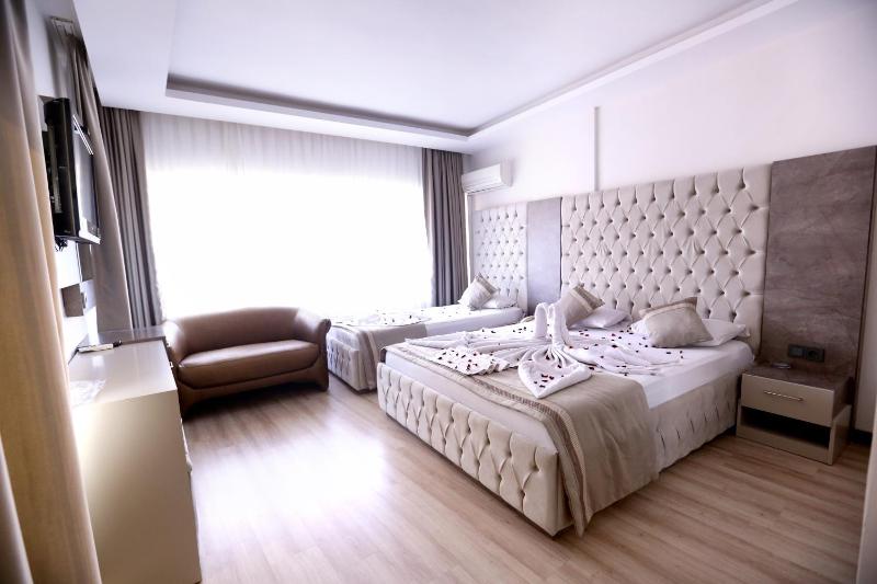 Standard Double or Twin Room image 1