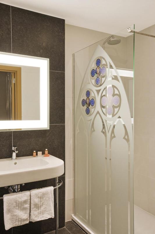 Standard Double Room image 2