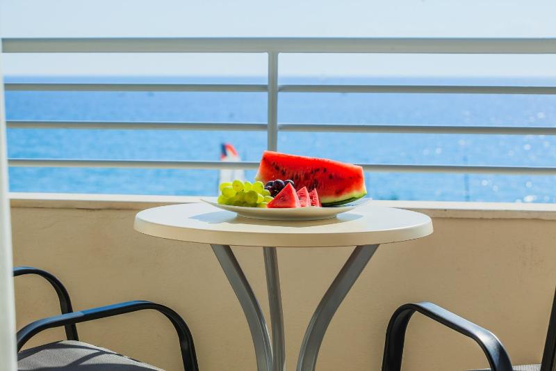 Double or Twin Room with Sea View image 3