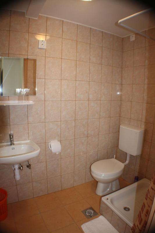 Double Room image 3