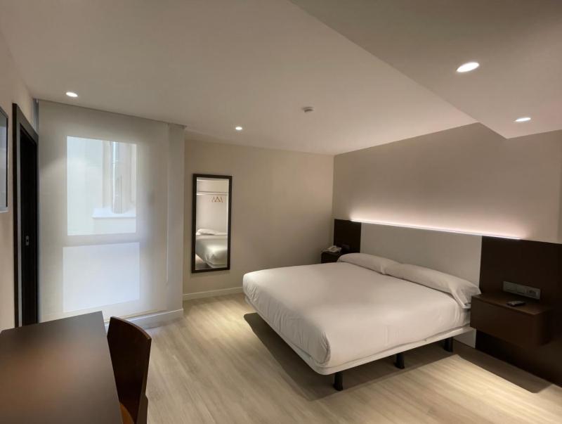 Standard Double Room image 1
