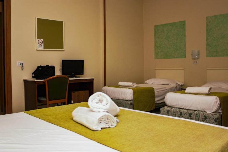 Double Room (1 Adult) image 1