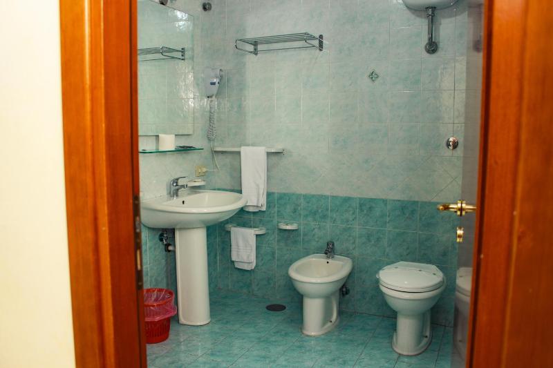 Double Room image 2
