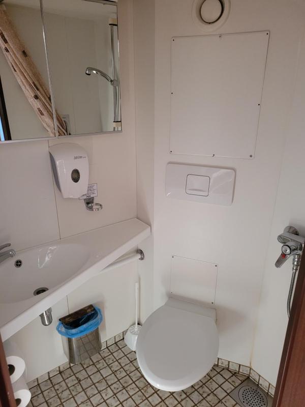 Quadruple Cabin image 3
