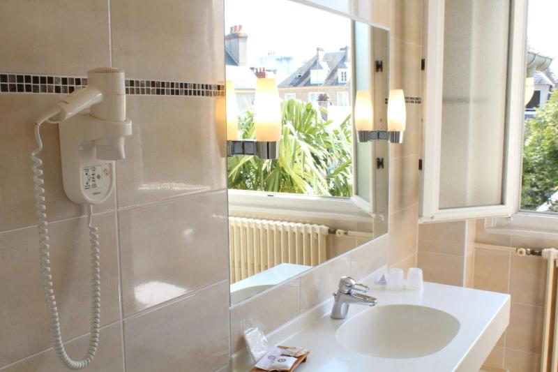 Superior Double Room with Double Bed - Non-Smoking image 4