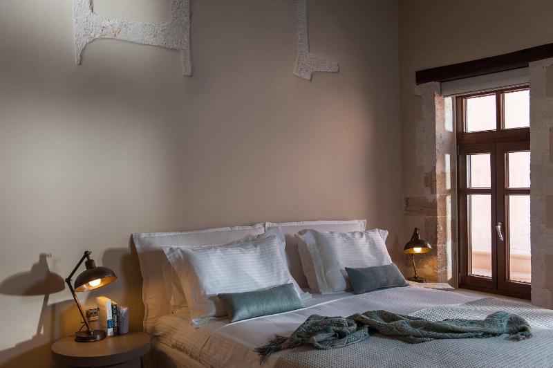 Superior Double Room image 3