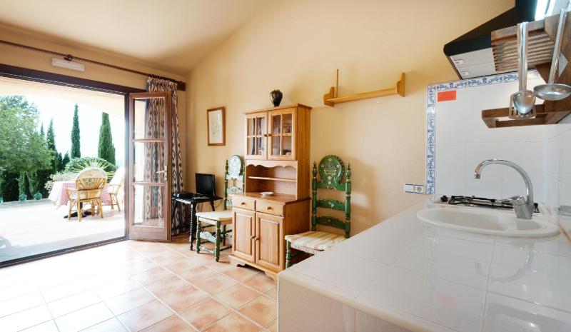 One-Bedroom Apartment image 4