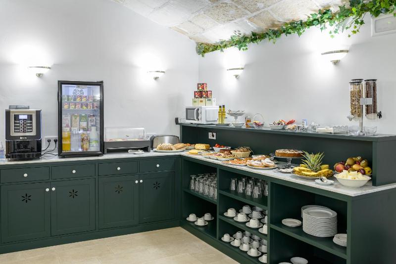 Comfort Triple Room image 2