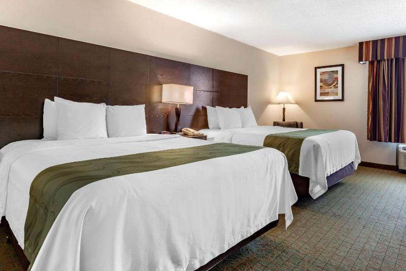Queen Room with Two Queen Beds image 1