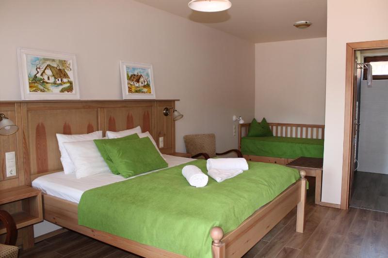 Deluxe Double Room with Extra Bed image 3