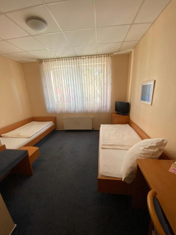 Economy Double or Twin Room image 3