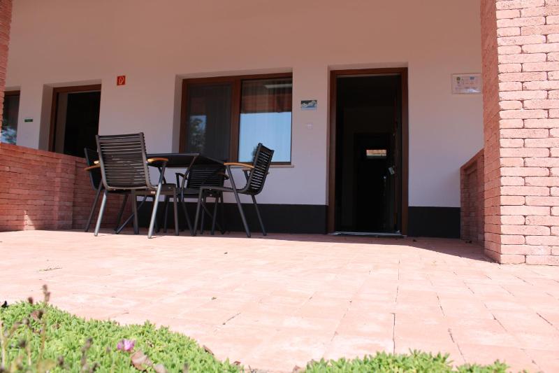Deluxe Double Room with Extra Bed image 2