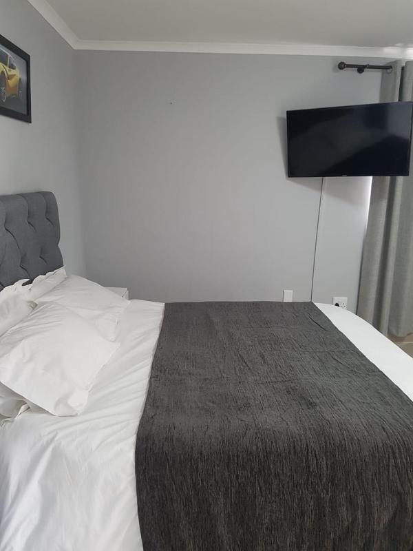 Standard Double or Twin Room image 1