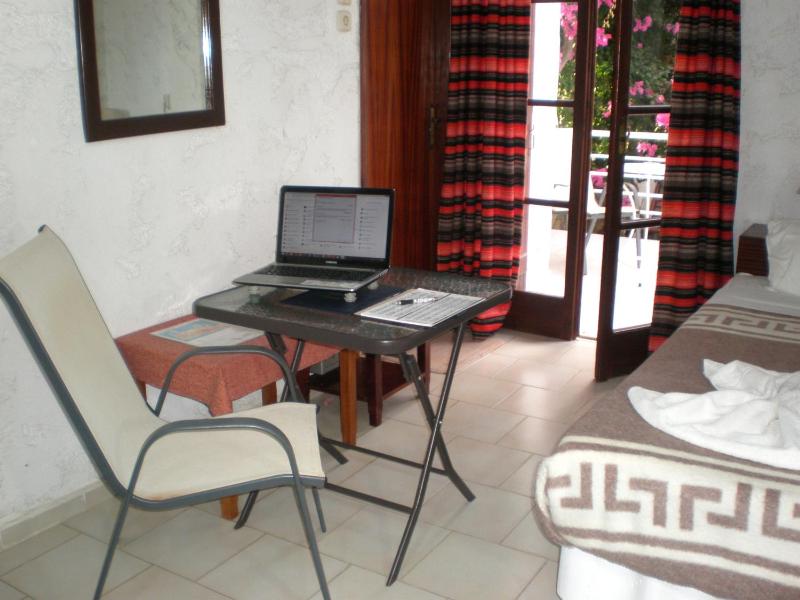Double or Twin Room image 4