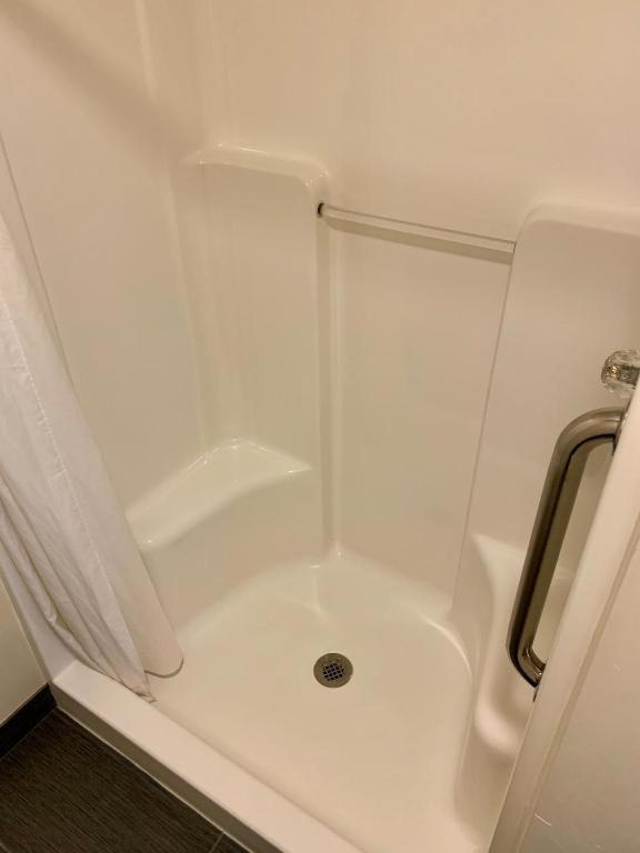 Triple Room - Disability Access image 2