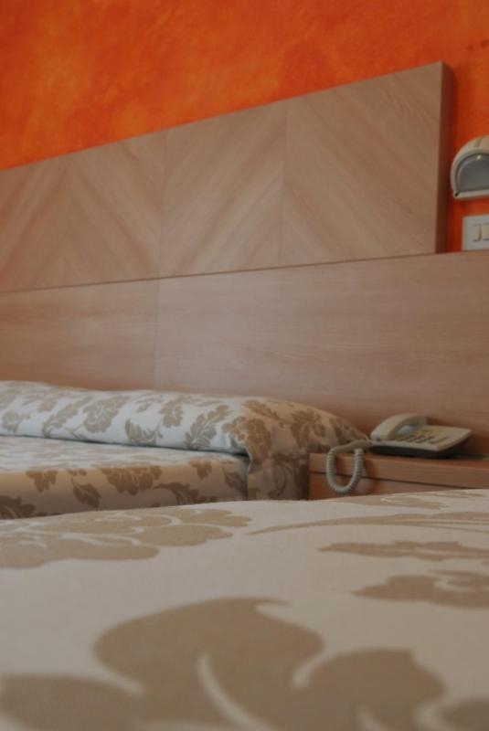 Classic Quadruple Room image 2