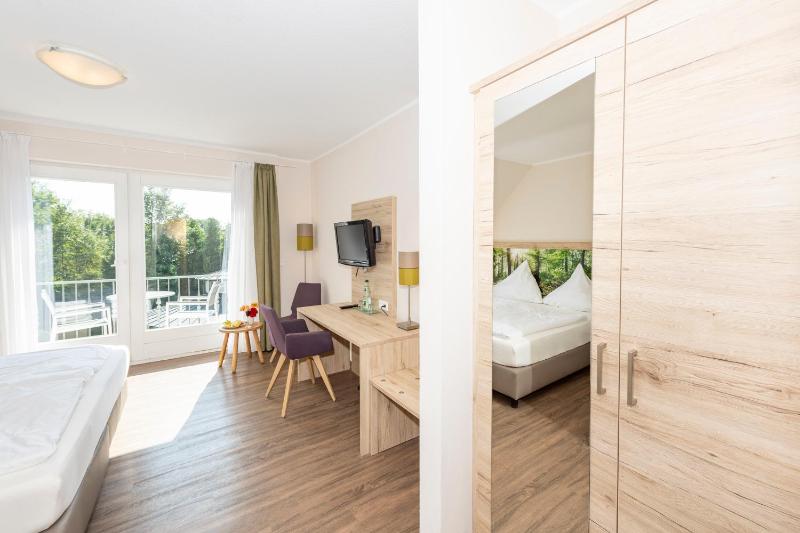 Premium Double Room image 3