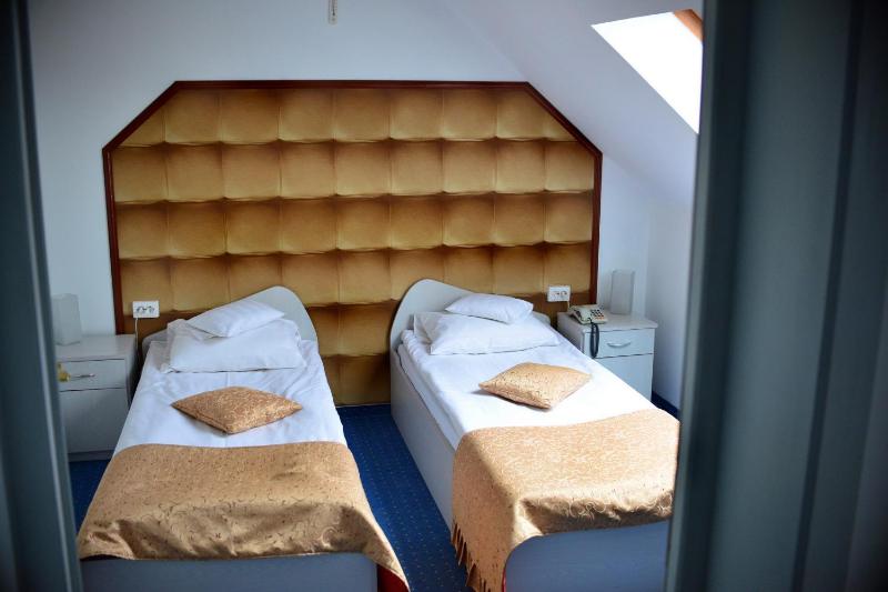 Triple Room image 2