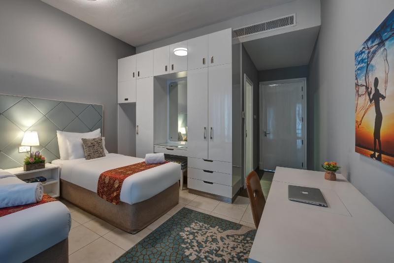 Family Villa 4 Bedrooms with Pool image 4