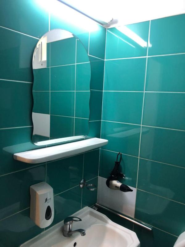 Twin Room image 1