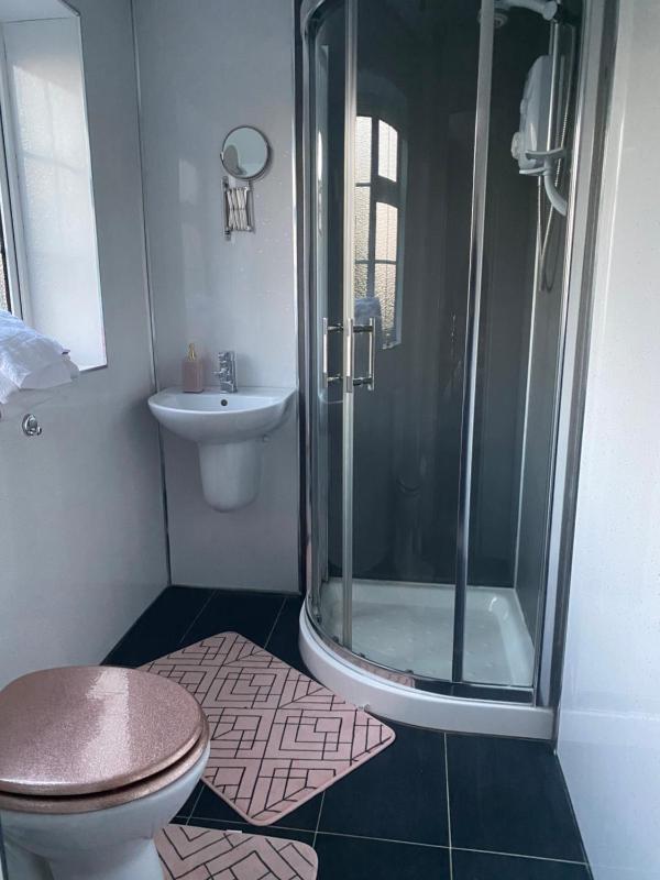Budget Double Room image 1